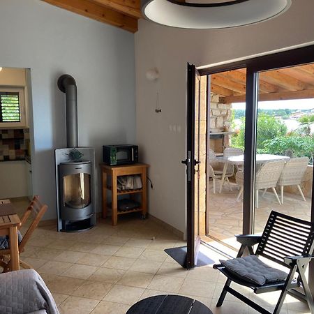 Karigador Beach House Eksteriør bilde