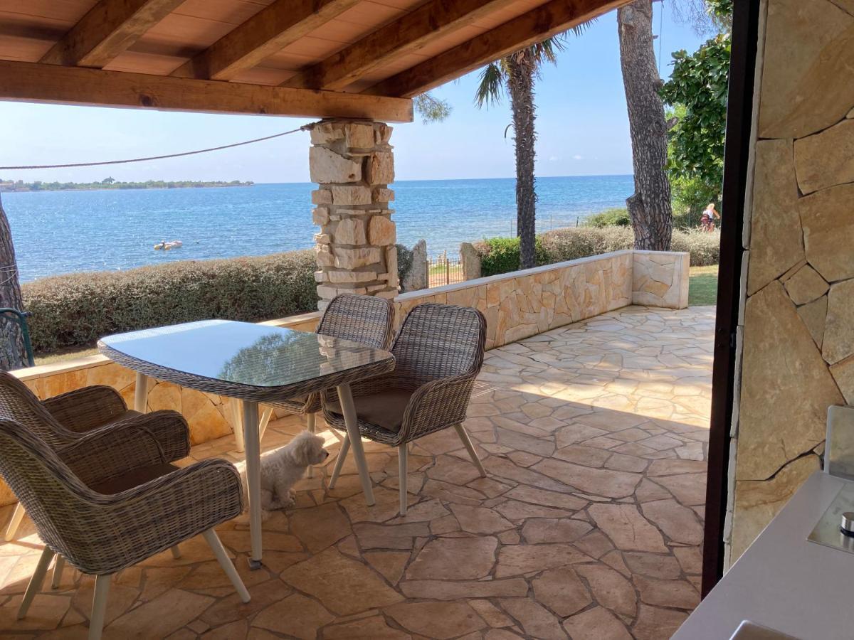 Karigador Beach House Eksteriør bilde