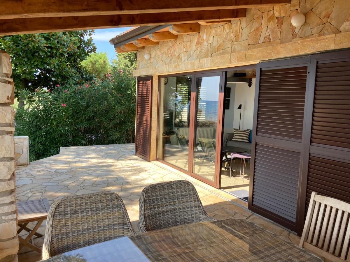 Karigador Beach House Eksteriør bilde